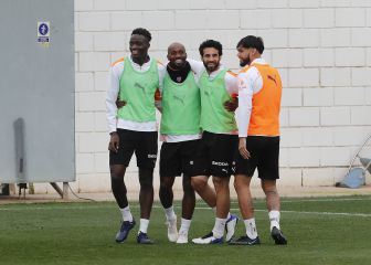 Bordalás medita volver a la defensa de tres centrales