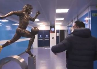 Puede pasar años desapercibido y llega Xavi y lo 'cala' al primer vistazo: el error en la estatua de Maradona en Nápoles