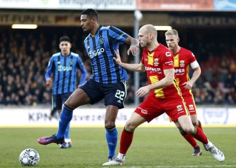 El Ajax resbala y el PSV amenaza