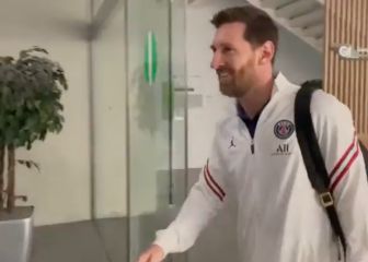 Messi aterriza en Barcelona y luce la indumentaria del PSG: ¿aún lo lloran los 'culés'?
