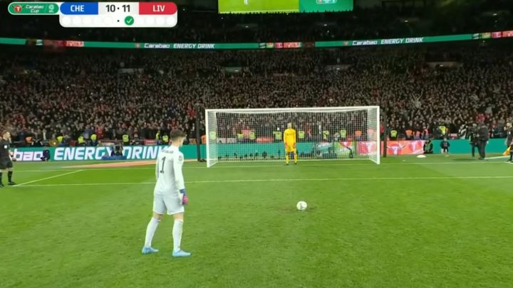 El desastroso penalti de Kepa que hace campeón al Liverpool
