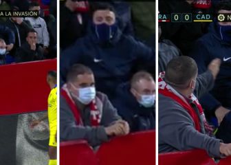 Lamentable gesto de un aficionado del Granada a Akapo: 