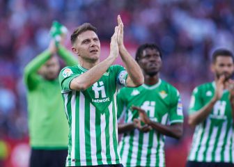 Rakitic y Joaquín: el gesto más emotivo del derbi sevillano