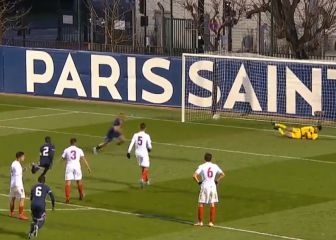 Xavi Simons provoca 2 tanganas con los jugadores y el técnico del Sevilla yendo a por él
