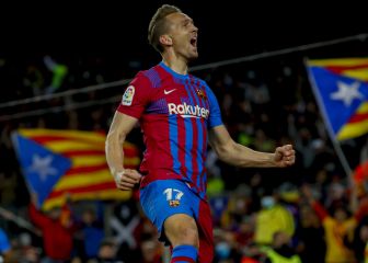 Monchi sonríe con De Jong