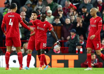 Mané mantiene al Liverpool en la lucha por la Premier League