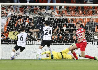 Soler y Guedes dejan en estado crítico al Granada y a Moreno