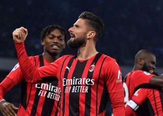 El Milan conquista el Maradona y es líder