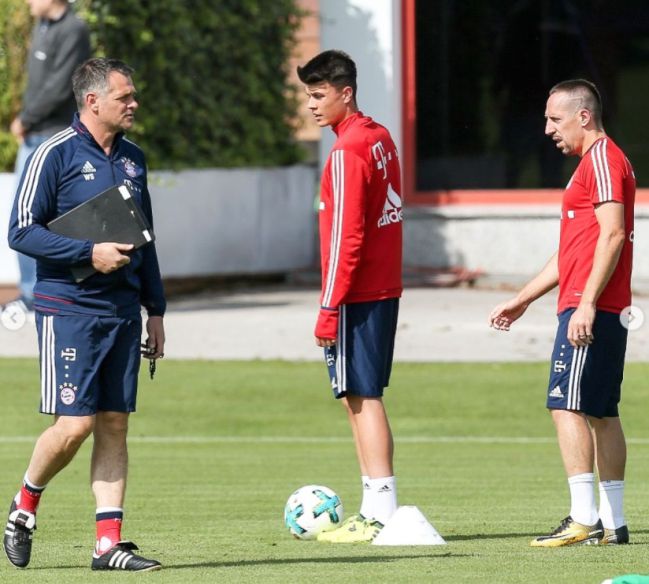 Daniliuc, with Ribéry, in his time at Bayern.