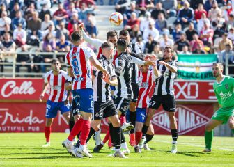 El Algeciras se lleva un derbi del Campo de Gibraltar con emoción y polémica