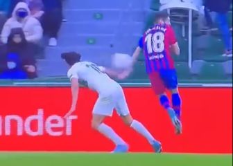 Pere Milla estalla tras el penalti no pitado por mano de Jordi Alba: 