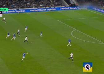 Reguilón se gana el puesto en el primer balón que toca