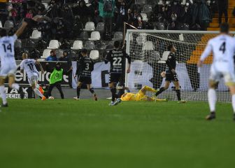 Santamaría abofetea a un Deportivo en caída libre