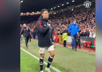 Old Trafford ovaciona a Cristiano rumbo al vestuario