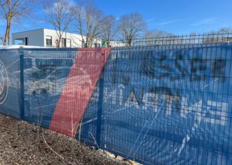 Sigue la presión al PSG: pintadas en la ciudad deportiva