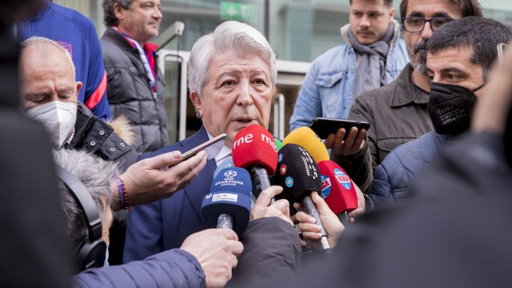 Cerezo: "¿Simeone y el PSG? Hay que hablar aunque sea mentira..."