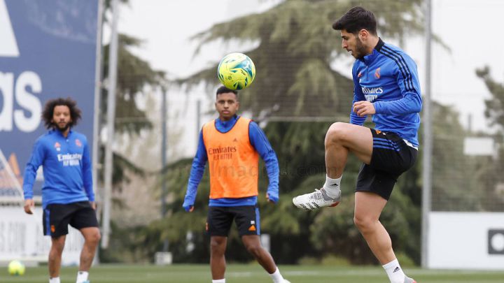 Mendy se cae del Clásico
