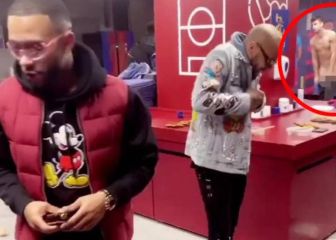 Aubameyang la lía y publica a Piqué desnudo