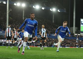 Iwobi frena al Newcastle y rescata al Everton en el 99'