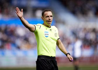 Impacta un mechero en el asistente del Alavés-Granada