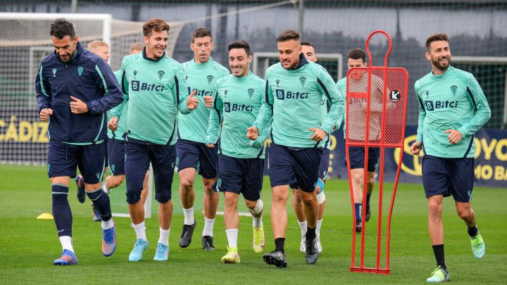 El Cádiz debe ganar al Villarreal para poder salir a flote