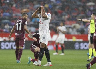 Primeros pitos para Martial