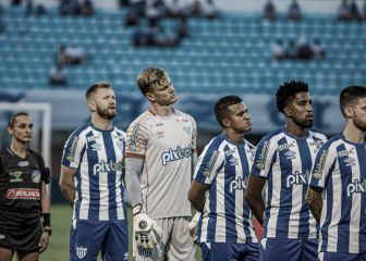 Despiden a dos futbolistas brasileños tras ir a una fiesta que acabó a tiros