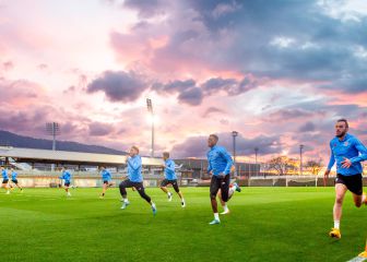 Iñigo Martínez sigue dosificando y Dani García, en el gimnasio
