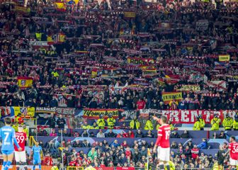 Mánchester se tiñe de rojiblanco