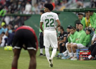 Competición atiende el recurso del Elche por Mojica y le castiga con dos partidos