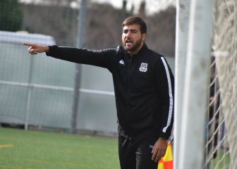 Banquillos amarillos con pasado blanquivioleta