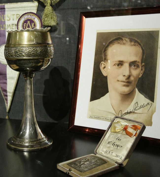 El Museo Dom, en Viena, tiene un muestra de alguno de los trofeos que ganó Mathias Sindelar.