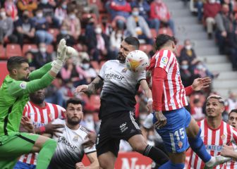 El Sporting se gusta y se aleja del descenso