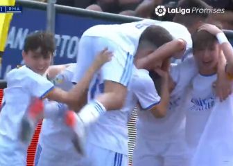 Sus compañeros con las manos en la cabeza y el público loco: disparate total de golazo del Madrid