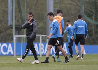 La delantera del Deportivo, otra vez bajo mínimos