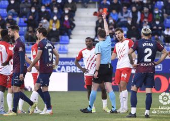 El Huesca no puede contra nueve