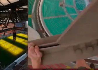 Se juega la vida colgándose de la viga más alta de San Siro