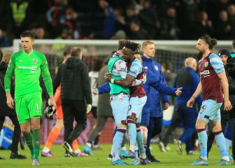 El Burnley puntúa por la permanencia