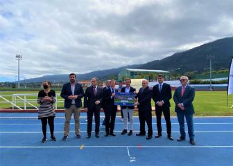 El Tenerife entrega lo recaudado por el volcán de La Palma