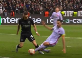 El VAR anula un penalti de Busquets sobre Borré