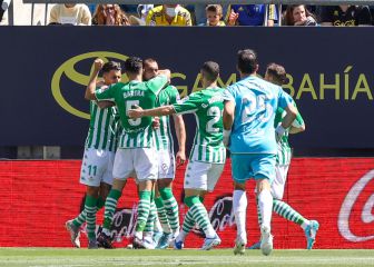 El Betis asalta al Cádiz con el VAR como protagonista