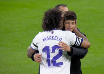 Una postal inolvidable y llena de sentimiento: Marcelo y su hijo en el Bernabéu