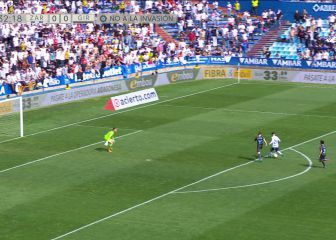 Que lo sepan quienes no le vieron jugar: calcan el gol de Raúl que incendiaba el Bernabéu
