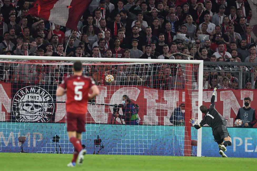 Un gol de Chukwueze supuso el 1-1 y el pase a semifinales de la Champions League del Villarreal.