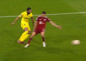 ¡Pudo ser roja fácil y se la perdonaron! Lo de Lewandowski con Albiol fue de aúpa