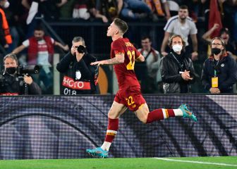La Roma de Mourinho golea y está en semis