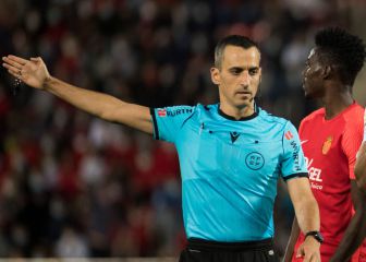 Jaime Latre sustituye a Cordero Vega para el Barça-Cádiz