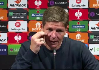 Soprendió a todos con esto: señorío del técnico del Eintracht según se sentó en sala de prensa