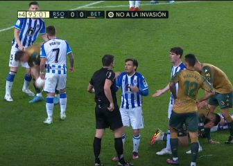 ¡Insólito! Silva fue expulsado por insultar al árbitro