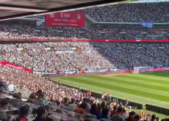 Vergüenza en Inglaterra por esto de la afición del City durante el minuto de silencio en Wembley